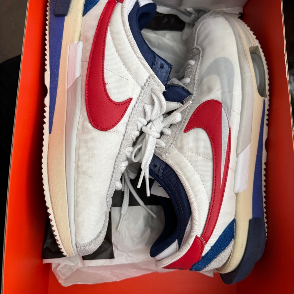 Nike Men's White Red Navy Retro Runner Sneakers